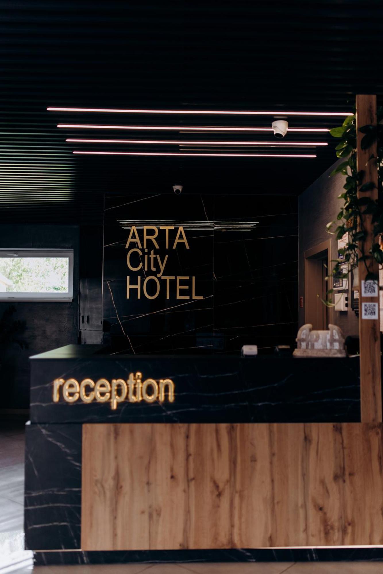 Arta City Hotel Yavoriv  Ngoại thất bức ảnh