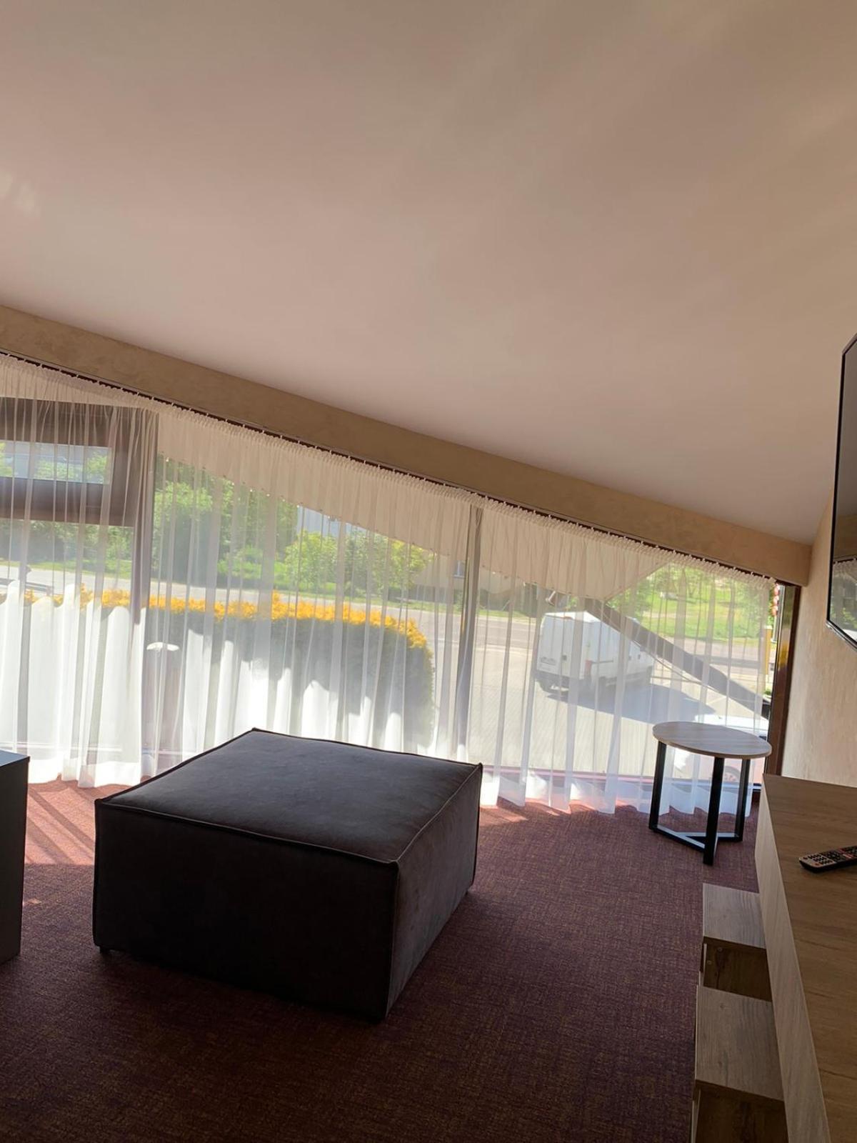 Arta City Hotel Yavoriv  Ngoại thất bức ảnh